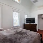 Spacious, Relaxing, 4 Bd 3.5 Ba Home In Petworth!